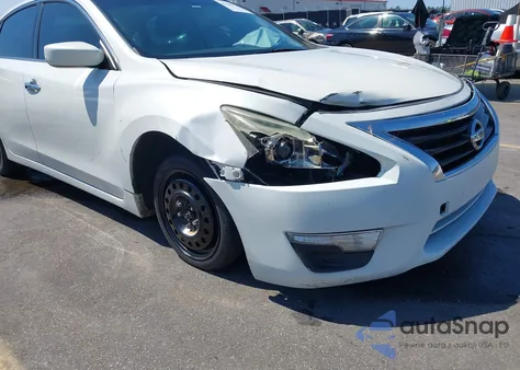 2015 Nissan Altima 2.5 S z USA, uszkodzony, nr VIN 1N4AL3AP3FC100860